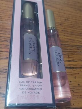 Bombshell Seduction Eau de Parfum Travel VS Travel Perfume Spray